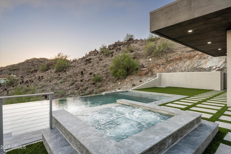 059_Pool, Spa Outdoor Shower