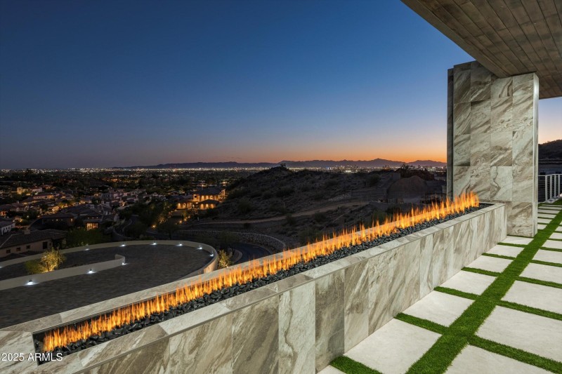 069_Covered Patio Views