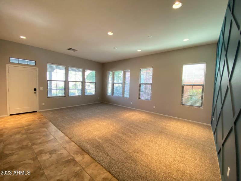 4442 N Jackson Ct-family