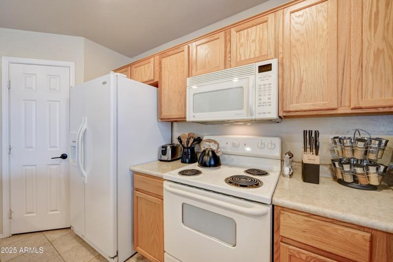 29293 N Yellow Bee-12