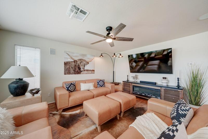 29293 N Yellow Bee-7