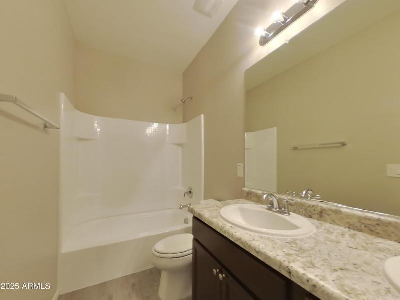 13_pc_oDZccuTfxQ_VDWj6akze3_layout_1