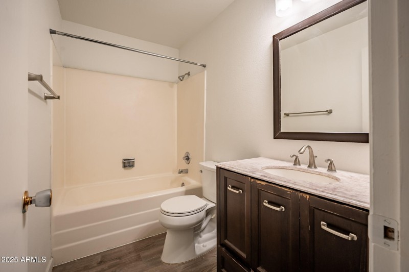 Upstairs 2nd Full Bath