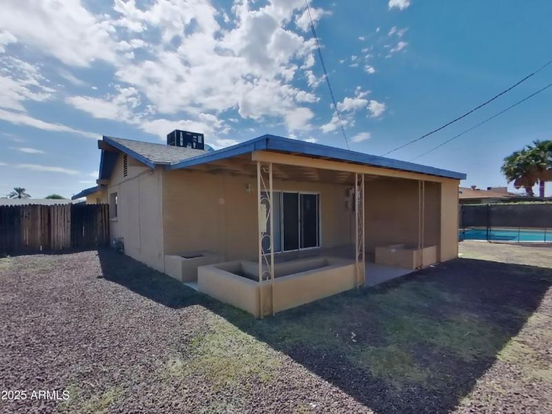 15_pc_R7NjNlkedn_npCv6wHMpX_center_0