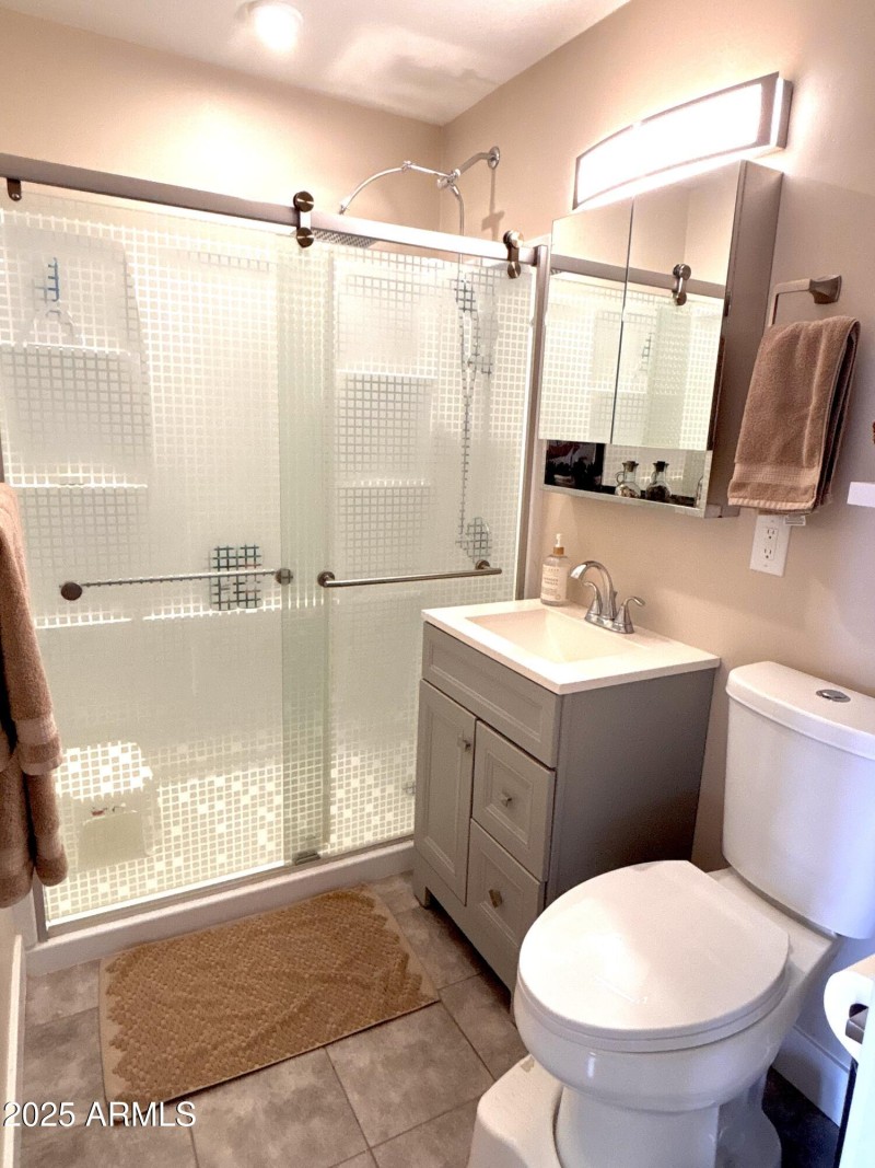 311 W Solana Bathroom 10.10