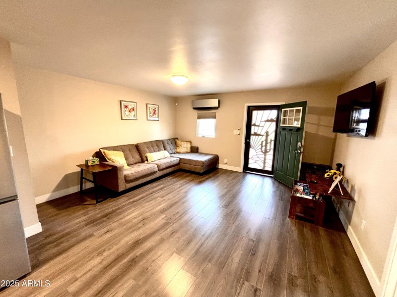 311 W SolanaAve Living Room 10.10.25