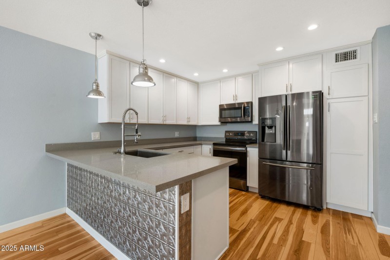 6-web-or-mls-1717-e-union-hills-dr-1044