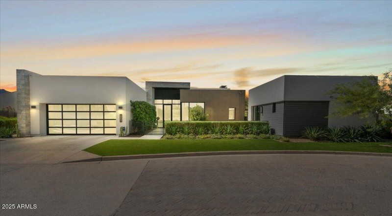 61-6802 E Joshua Tree Ln 86 VT