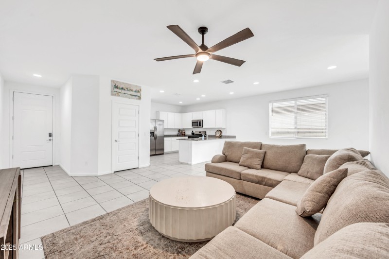 2340 W La Salle St-8