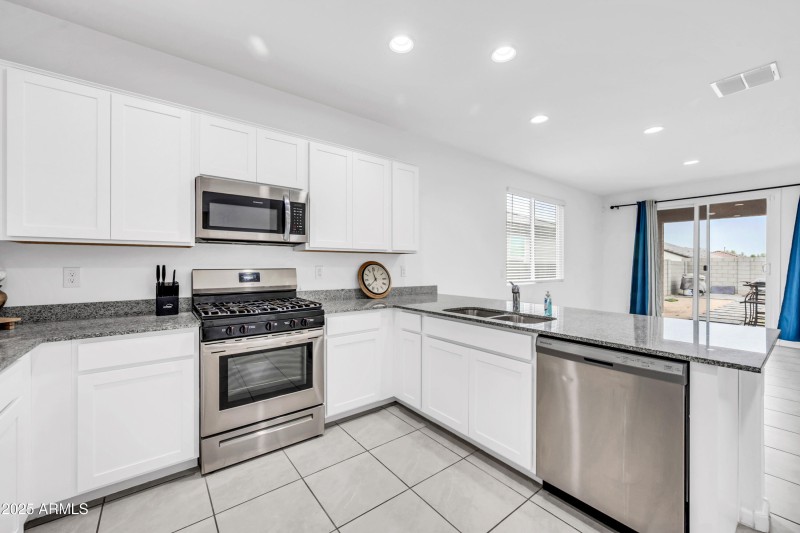 2340 W La Salle St-10