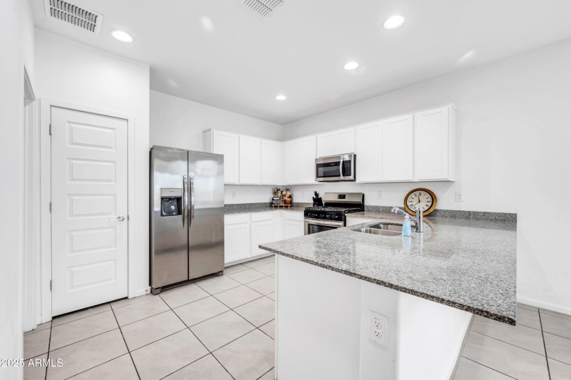 2340 W La Salle St-13