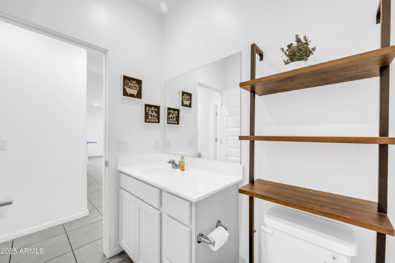 2340 W La Salle St-20