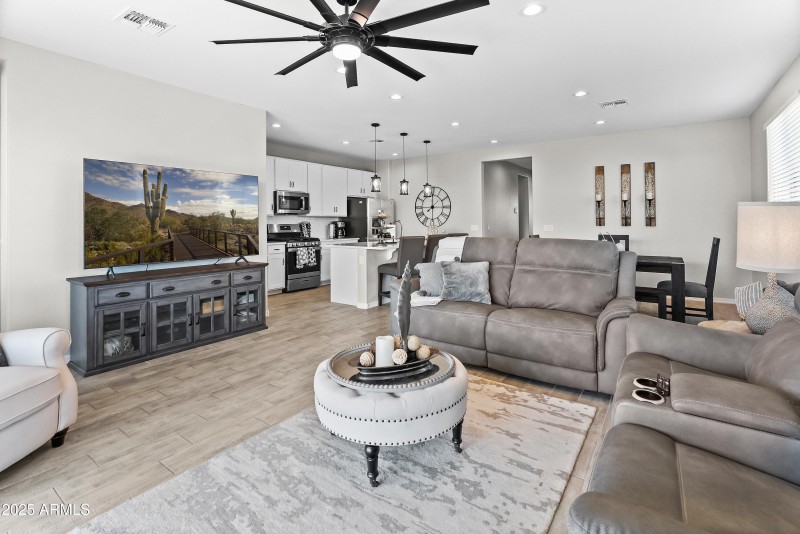 17745 W Running Deer Trl-18