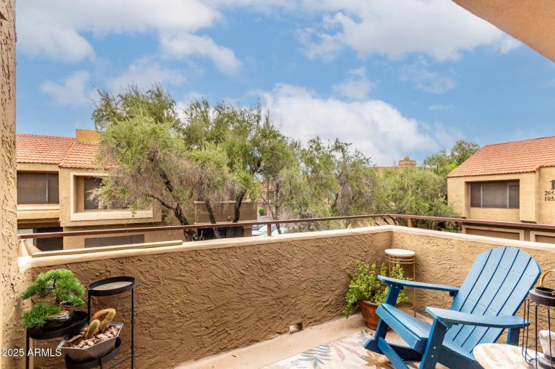 NE Balcony= No evening sunlight!!!