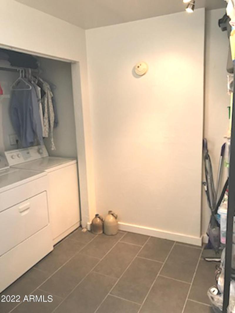 Montecito Laundry Room