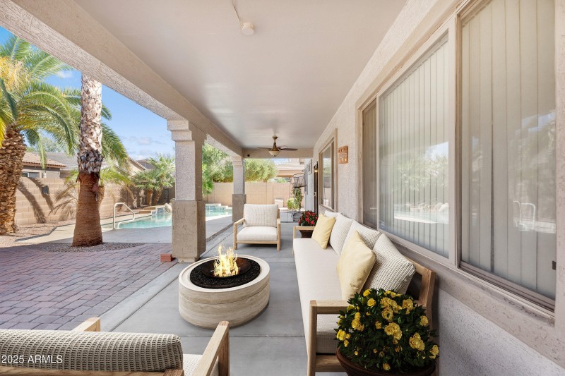 010_patio_furniture_984