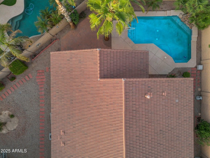 042_70-web-or-mls-dji_0681_184