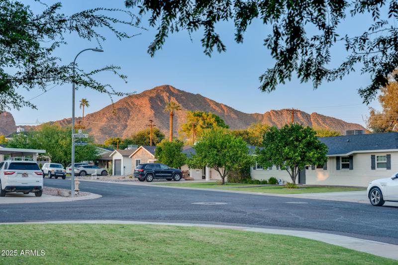 Mountain View/Corner Lot