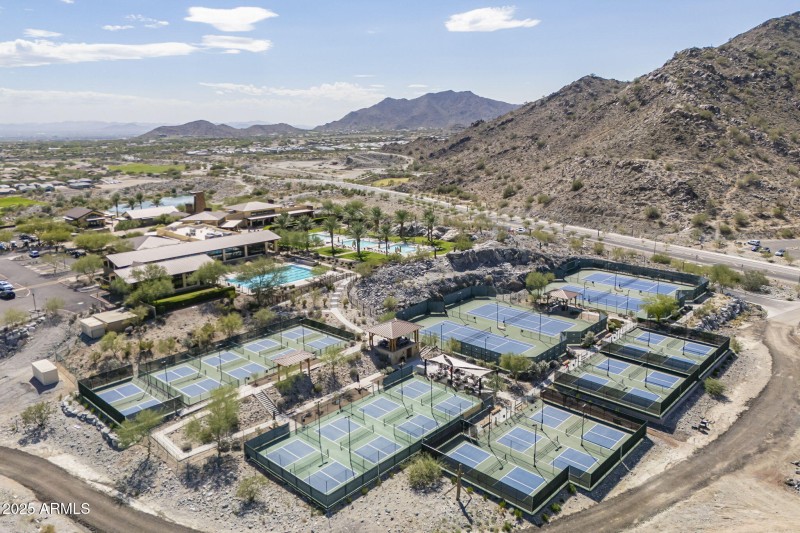 Pickleball & Tennis Courts!