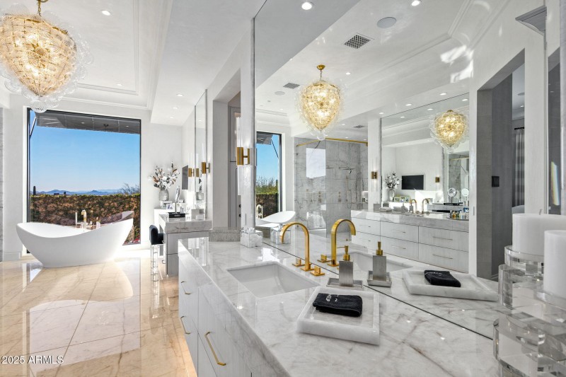 045_Primary Bath Vanities