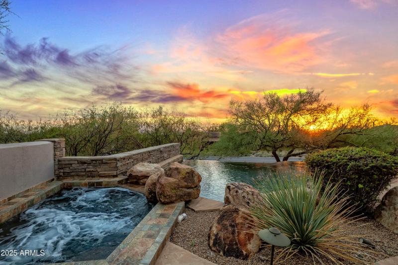 24 Evening swim with VIEWS!