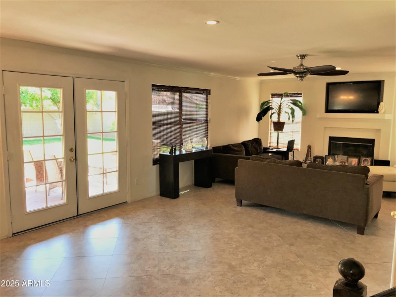 Arrowhead_Pic_Family2