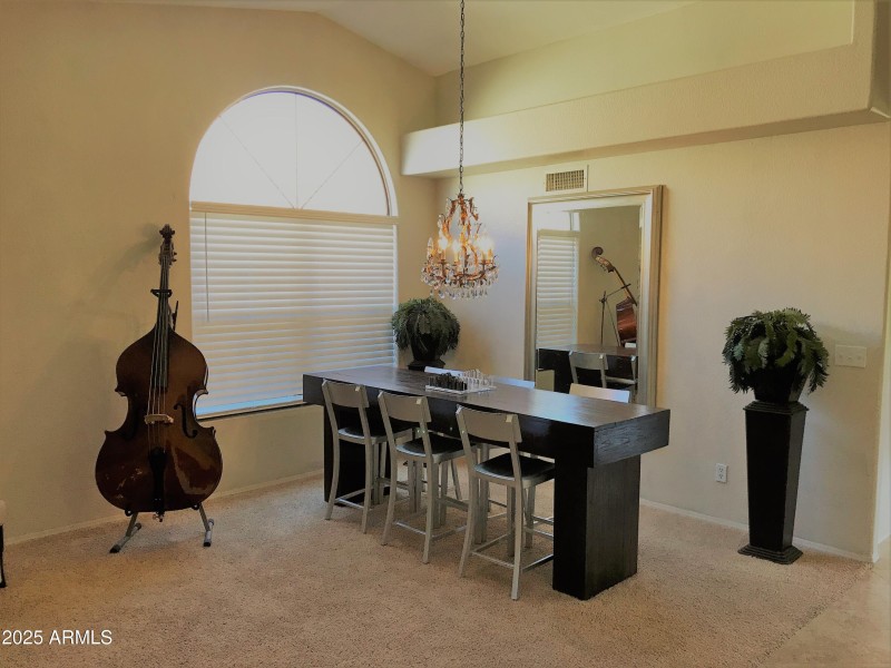 Arrowhead_Pic_Dining