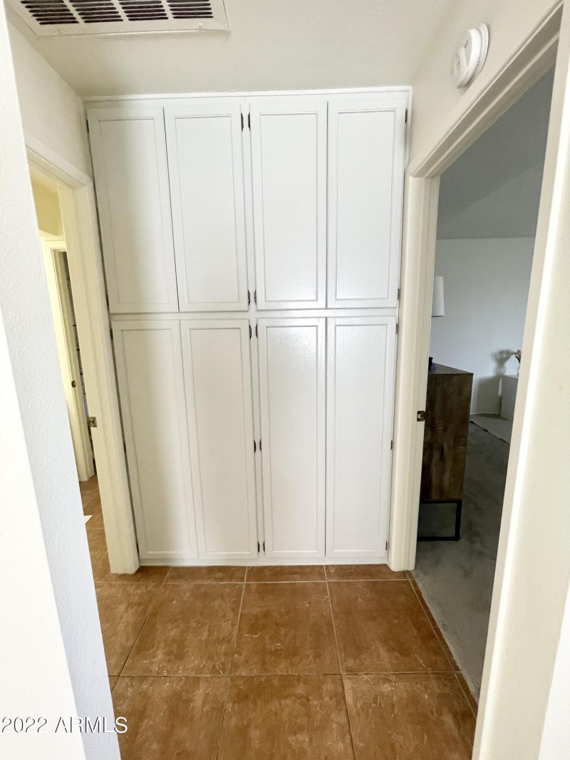 4B69476B-2A71-4792-8C2C-B5A1DBEF3755