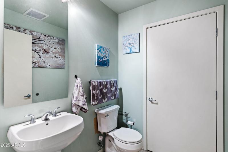 016__208 W Portland St UNIT360