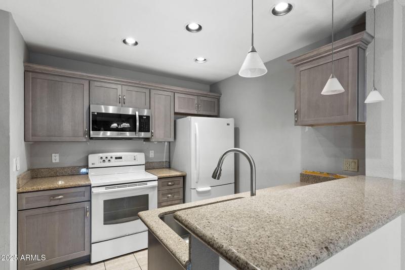 008__2301 E University Dr 244