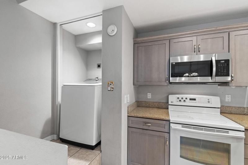 009__2301 E University Dr 244