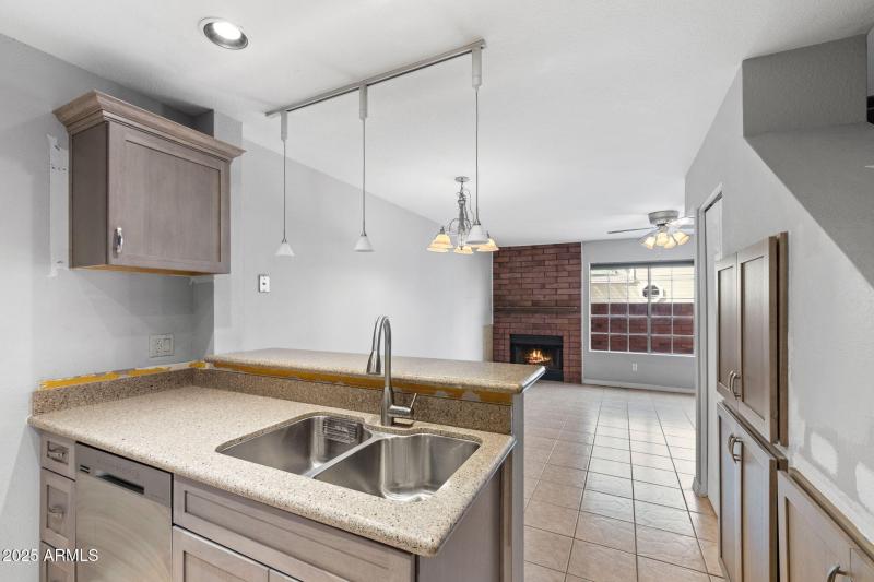 010__2301 E University Dr 244