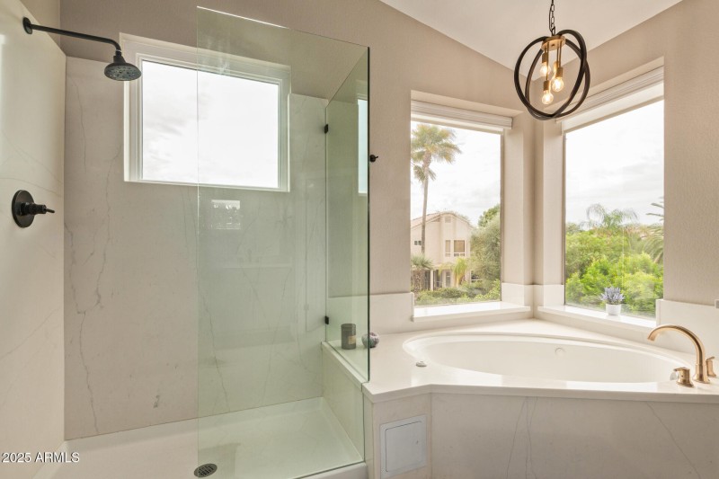 Separate Shower & Soaking Tub