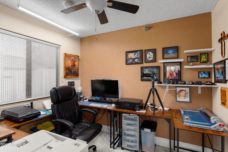 OFFICE JUST OFF THE KI