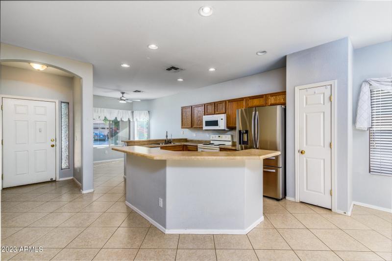 44016 W Pioneer-2834-HDR