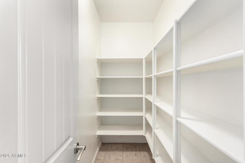 3925 S Garrison Walk-in pantry