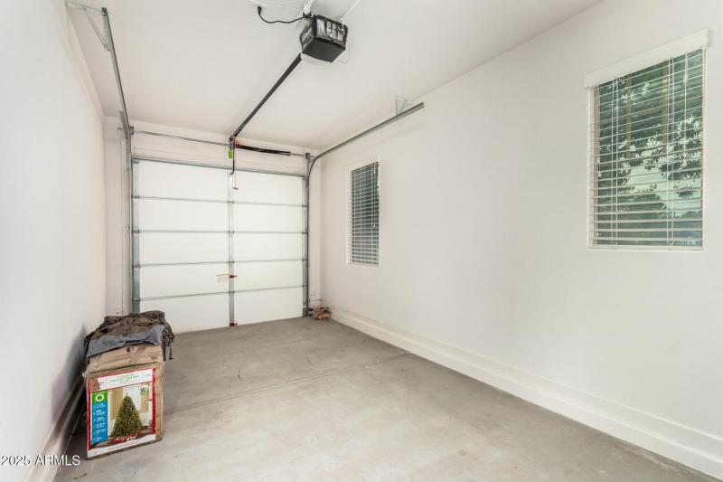 3925 S Garrison 3 car garage