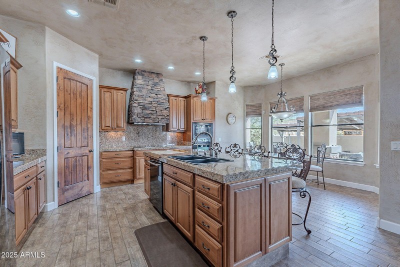 10-web-or-mls-Canyon-10