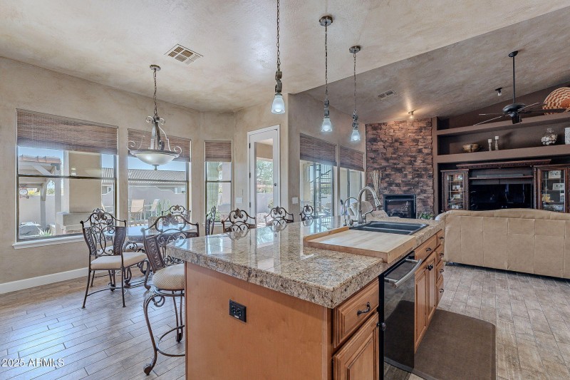 11-web-or-mls-Canyon-11