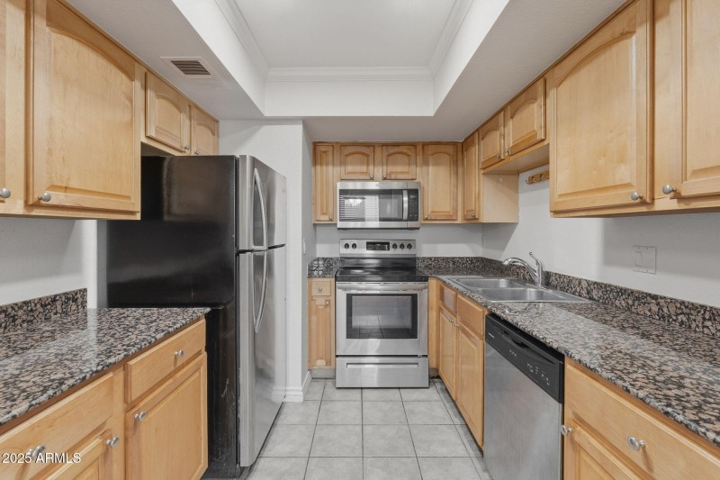 10-web-or-mls-Danbury-10