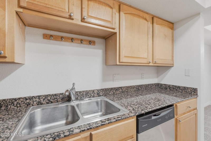 12-web-or-mls-Danbury-12