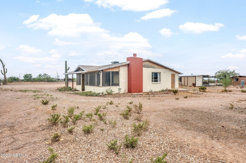 05-1907 E Foothill Street-ground-level-5