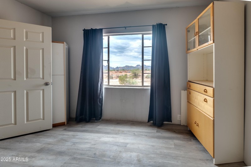 15-1907 E Foothill Street-ground-level-1