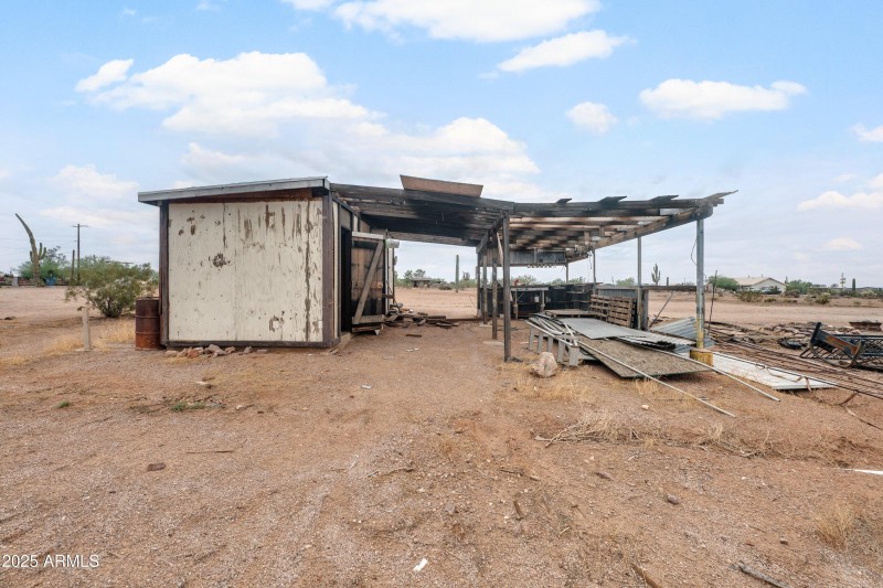 23-1907 E Foothill Street-ground-level-2