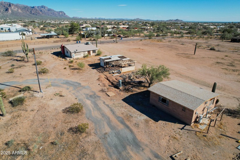 64-1907 E Foothill Street-20