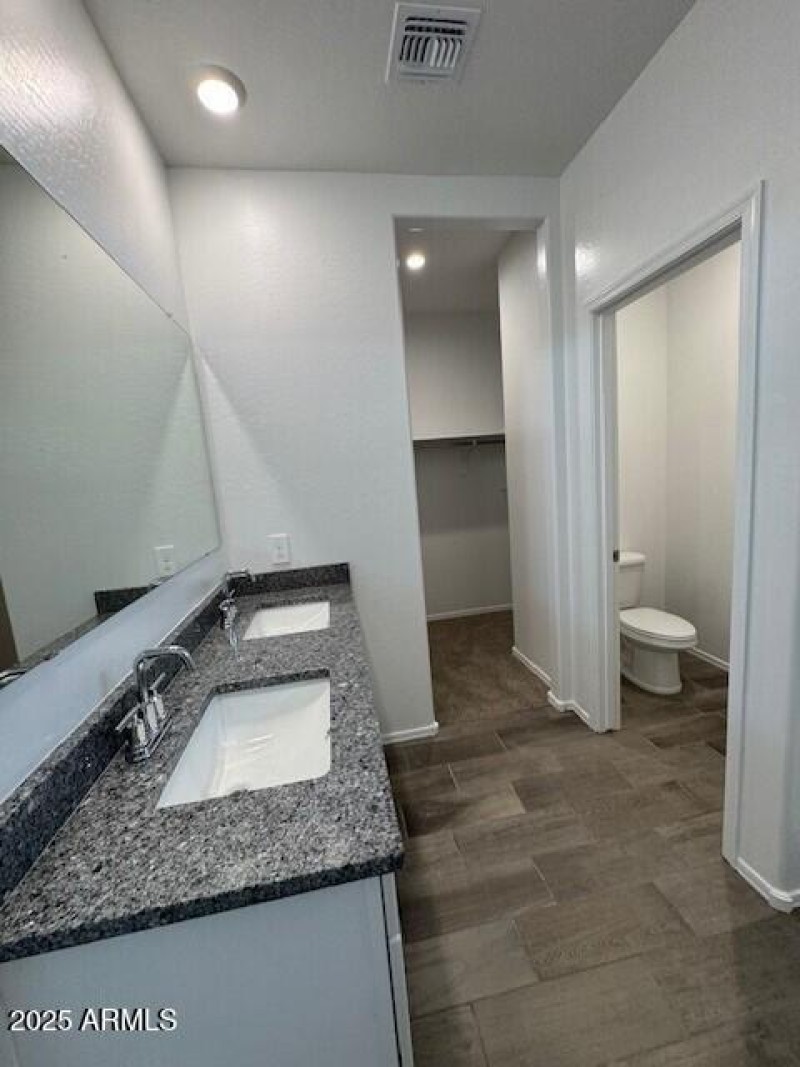 Abbot Bathroom_Closet