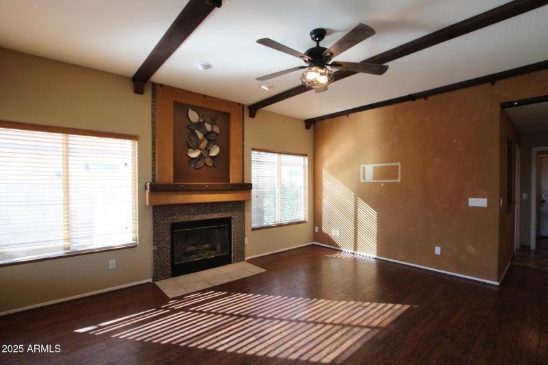 5db127f7-9994-4b83-982d-352fcd081f5c