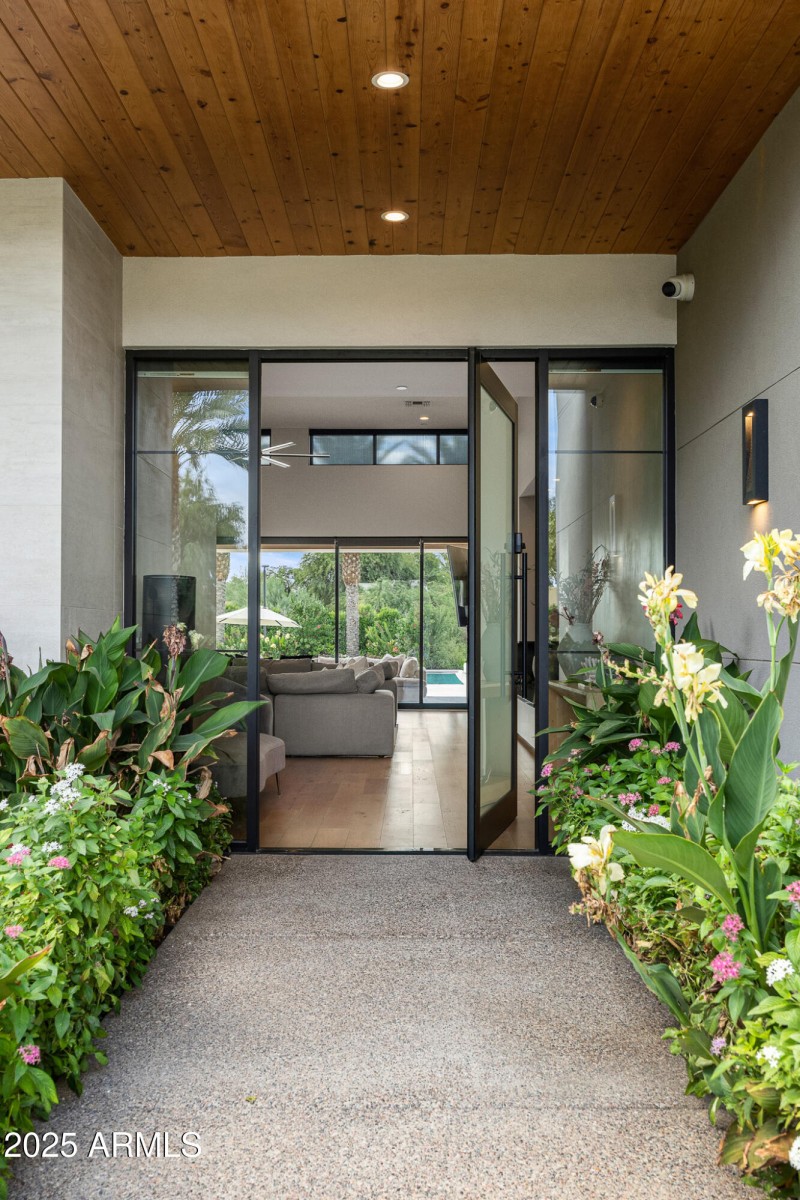 07front door entrance