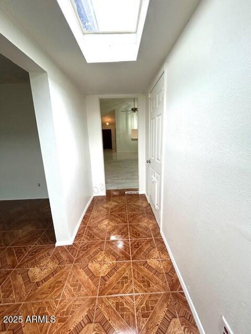 Extra room (office or den)