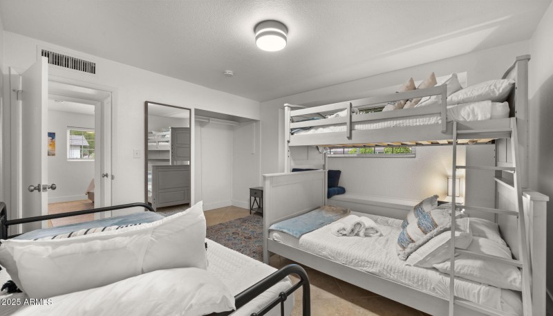 32-web-or-mls-Primary Bedroom4